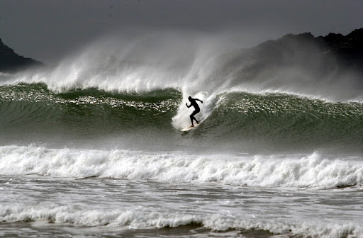 newquay-surfing-waves